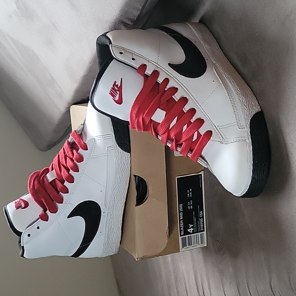 Blazer Mid